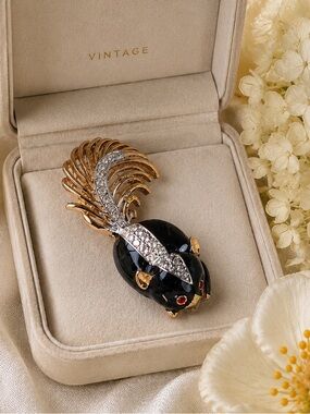 Vintage Gold Black Rhinestone Skunk Brooch Statement Pin Collectable Jewelry